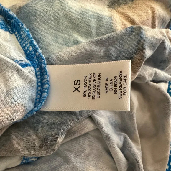 LOGO by Lori Goldstein Rayon‎ 230 Printed Top with Lace Hem - Picture 5 of 6